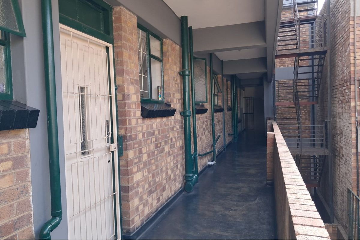 Investment Opportunity - Fully Occupied Block of Flats in Yeoville - Photo 4
