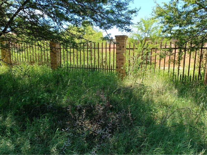 "Unlock Potential: Renovate in Doringkruin" - Photo 2