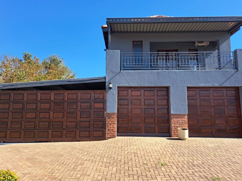 Home where modern luxury meets nature’s tranquility! - Photo 2