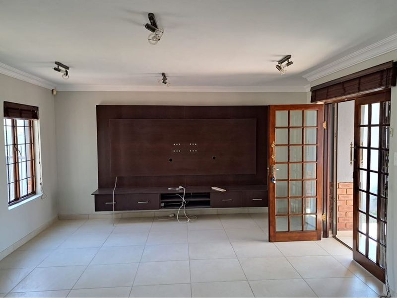 Home where modern luxury meets nature’s tranquility! - Photo 9