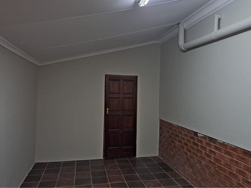 Home where modern luxury meets nature’s tranquility! - Photo 10