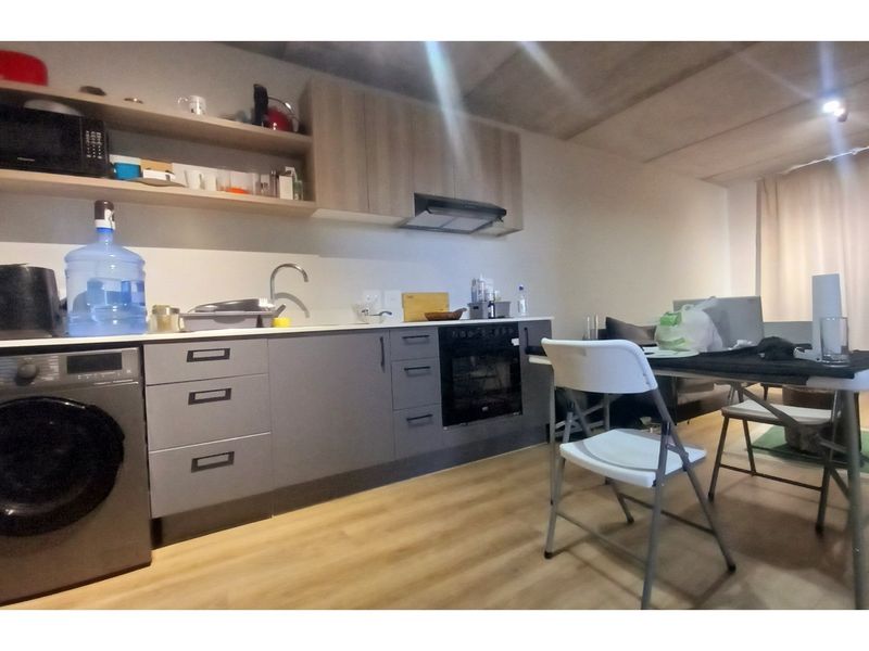 Spacious, newly built, 2 bedroom apartment available in Conradie Park Pinelands - Photo 8