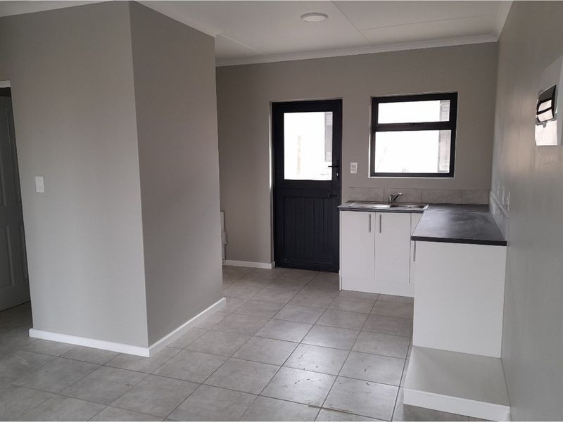 For Sale: Modern 2-Bedroom Unit in Secure Estate at Umlele Hills - Kidds Beach - Photo 7