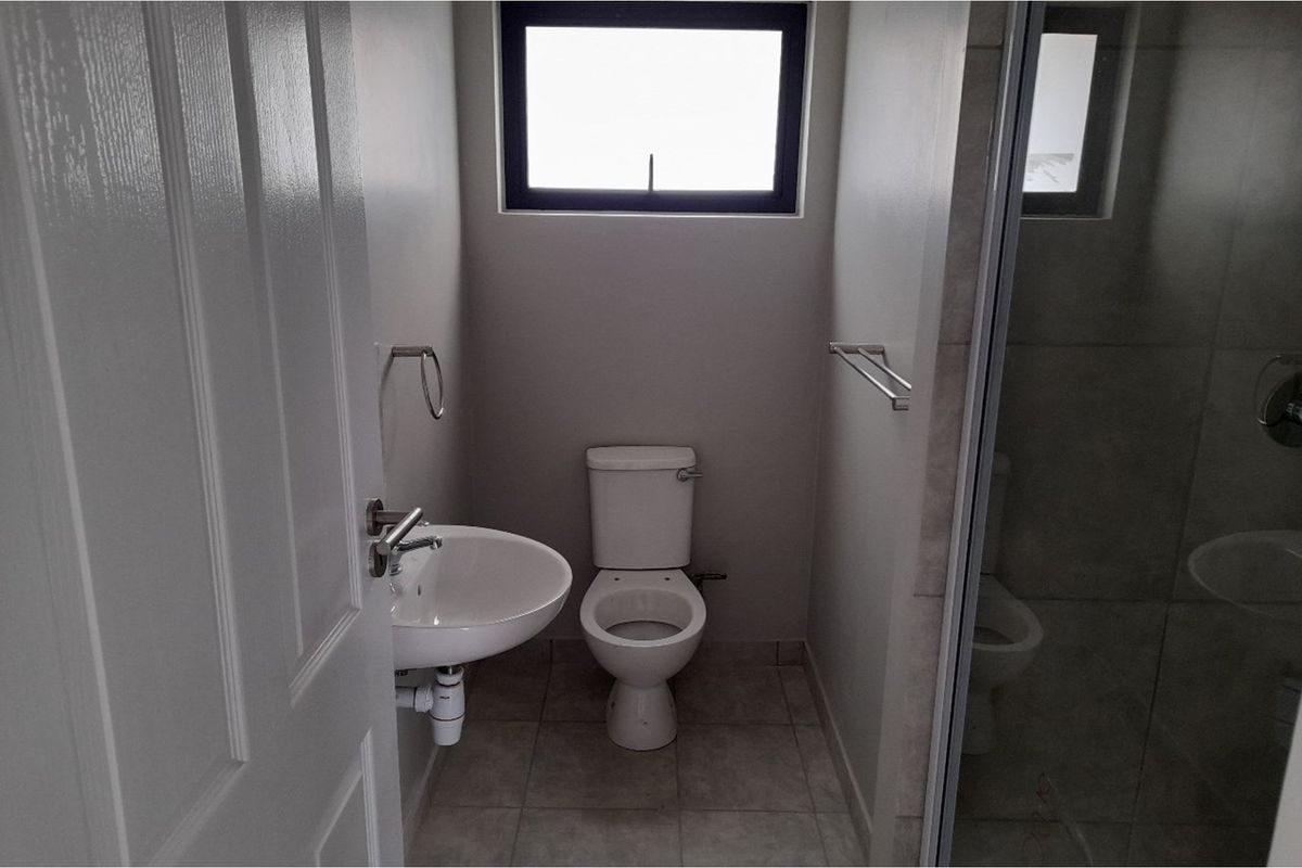 For Sale: Modern 2-Bedroom Unit in Secure Estate at Umlele Hills - Kidds Beach - Photo 5