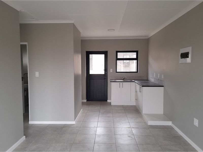 For Sale: Modern 2-Bedroom Unit in Secure Estate at Umlele Hills - Kidds Beach - Photo 4