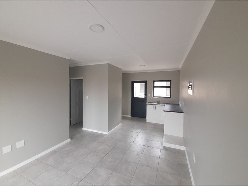 For Sale: Modern 2-Bedroom Unit in Secure Estate at Umlele Hills - Kidds Beach - Photo 3