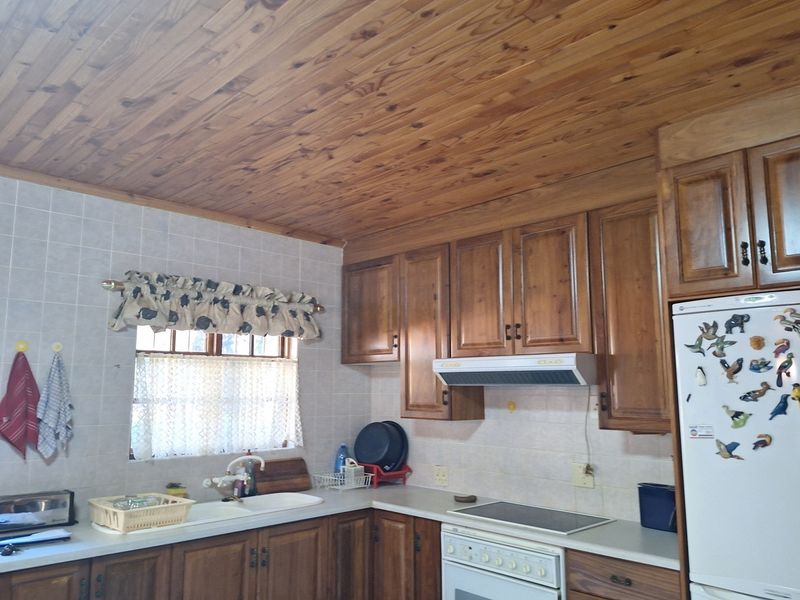 Charming Kranspoort Bushveld Home with Views and Wildlife | Fully Furnished - Photo 9