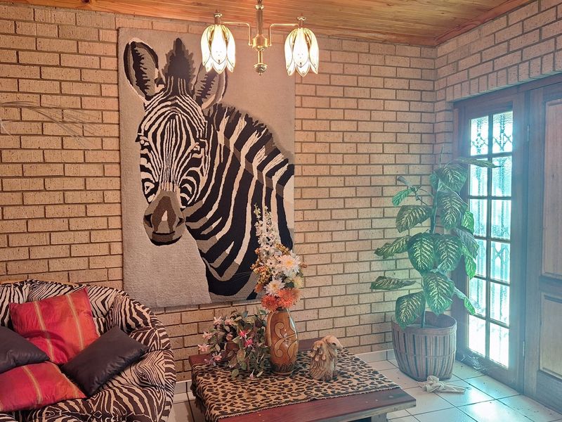 Charming Kranspoort Bushveld Home with Views and Wildlife | Fully Furnished - Photo 5