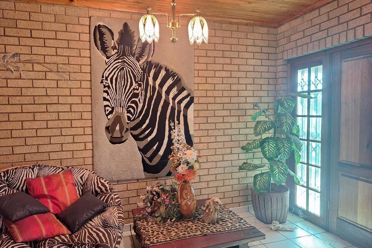 Charming Kranspoort Bushveld Home with Views and Wildlife | Fully Furnished - Photo 5