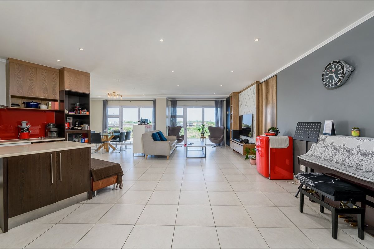 "Spacious 3-Bedroom Gem in St Georges Park" - Photo 3