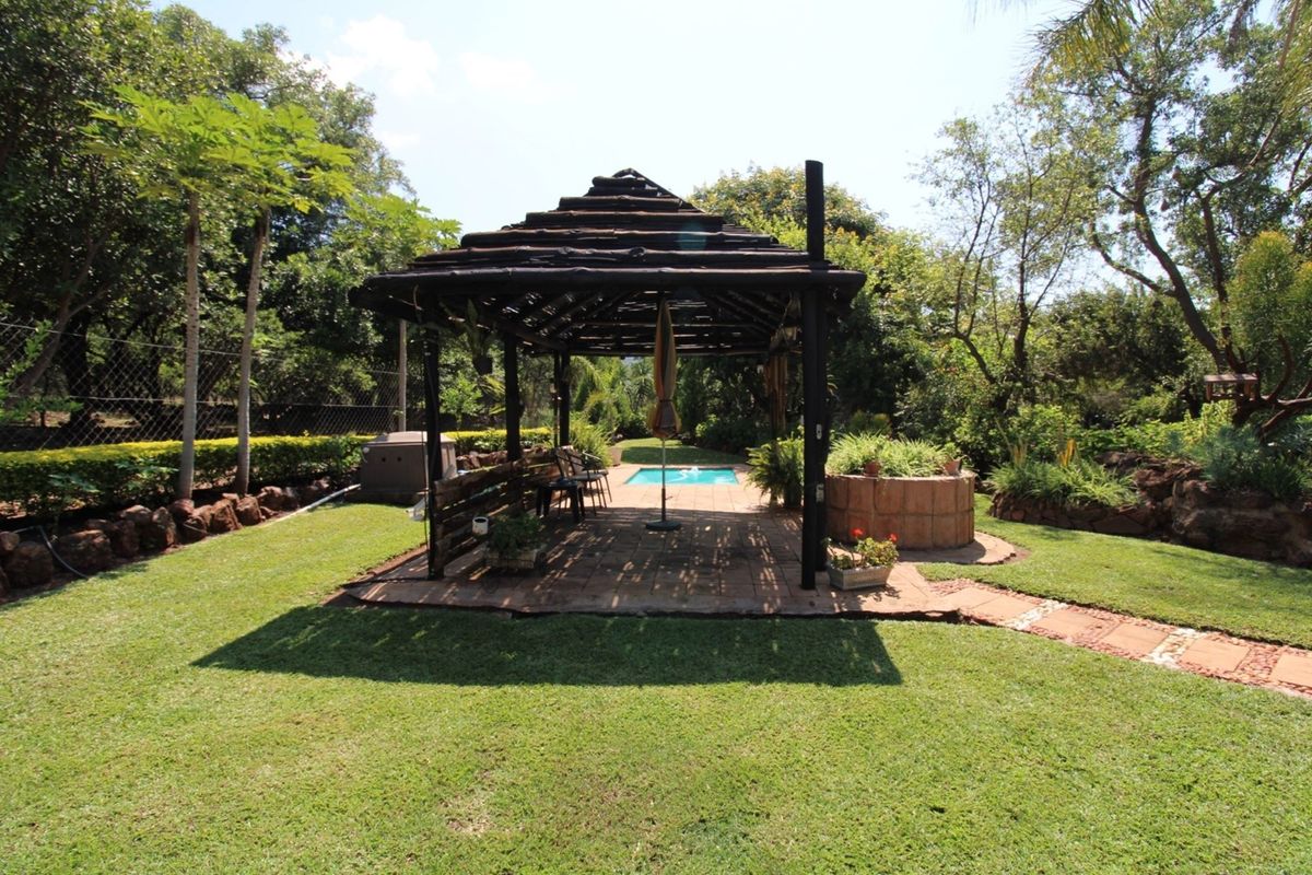 21,5 Ha farm near Bela-Bela with spectacular views. Income Generating. Pet Friendly - Photo 4