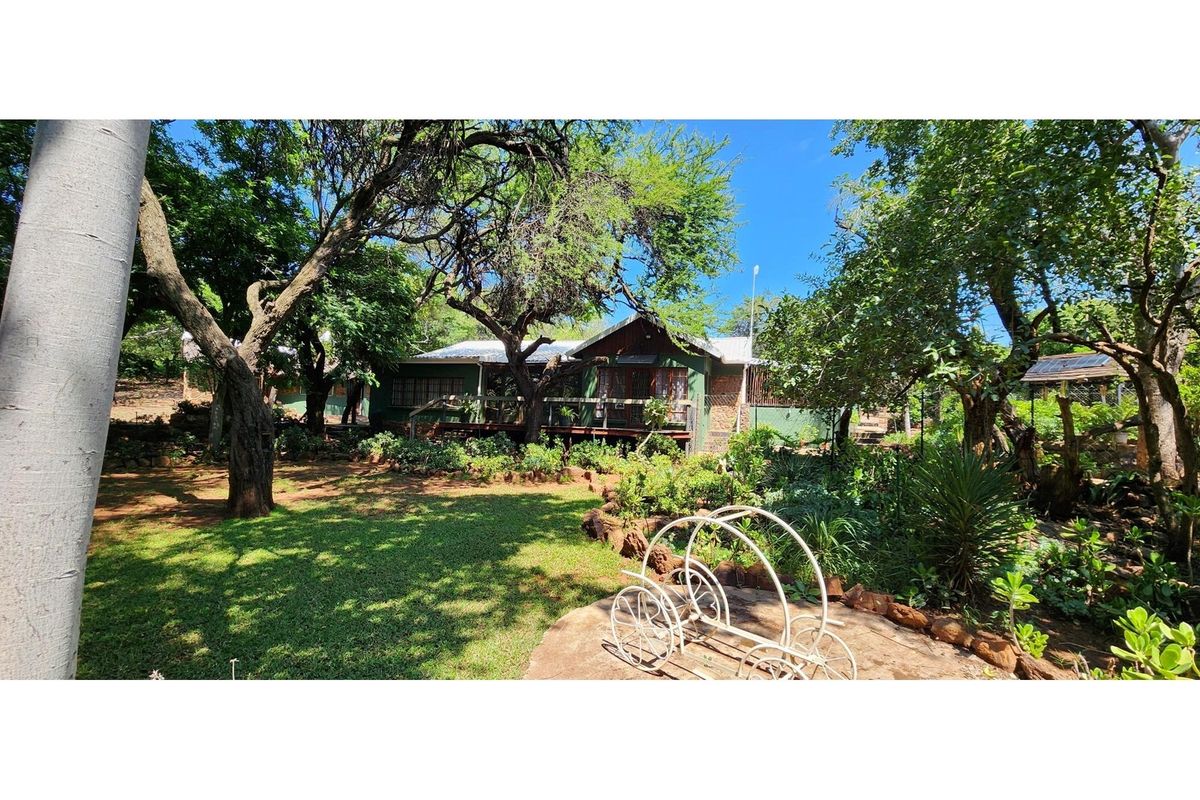 21,5 Ha farm near Bela-Bela with spectacular views. Income Generating. Pet Friendly - Photo 3