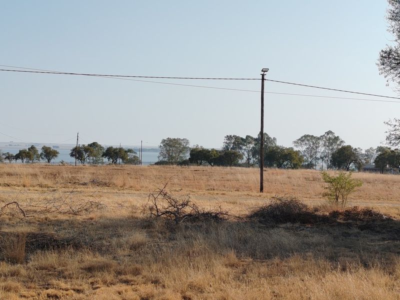 ORANJEVILLE * FREE STATE * VACANT STAND *  1996 SQM * BEAUTIFUL STAND * R95 000.00 - Photo 6