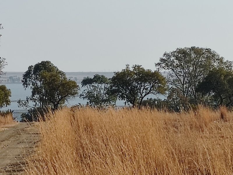 ORANJEVILLE * FREE STATE * VACANT STAND *  1996 SQM * BEAUTIFUL STAND * R95 000.00 - Photo 2