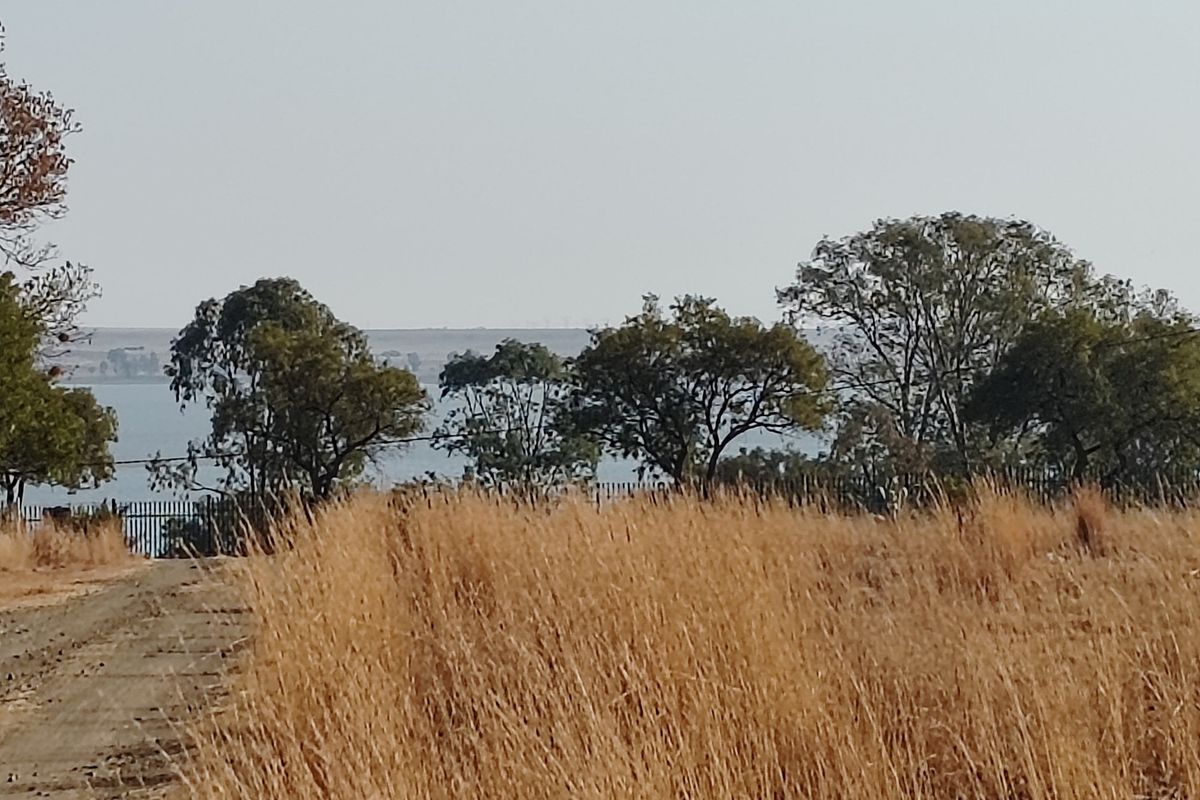 ORANJEVILLE * FREE STATE * VACANT STAND *  1996 SQM * BEAUTIFUL STAND * R95 000.00 - Photo 2