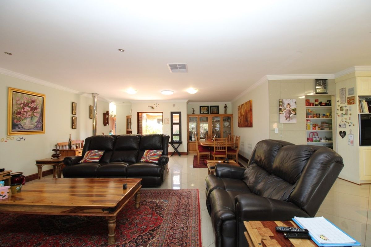 Verloren Estate - 3 to 4 Bedroom house with spectacular views - PET FRIENDLY - Photo 4