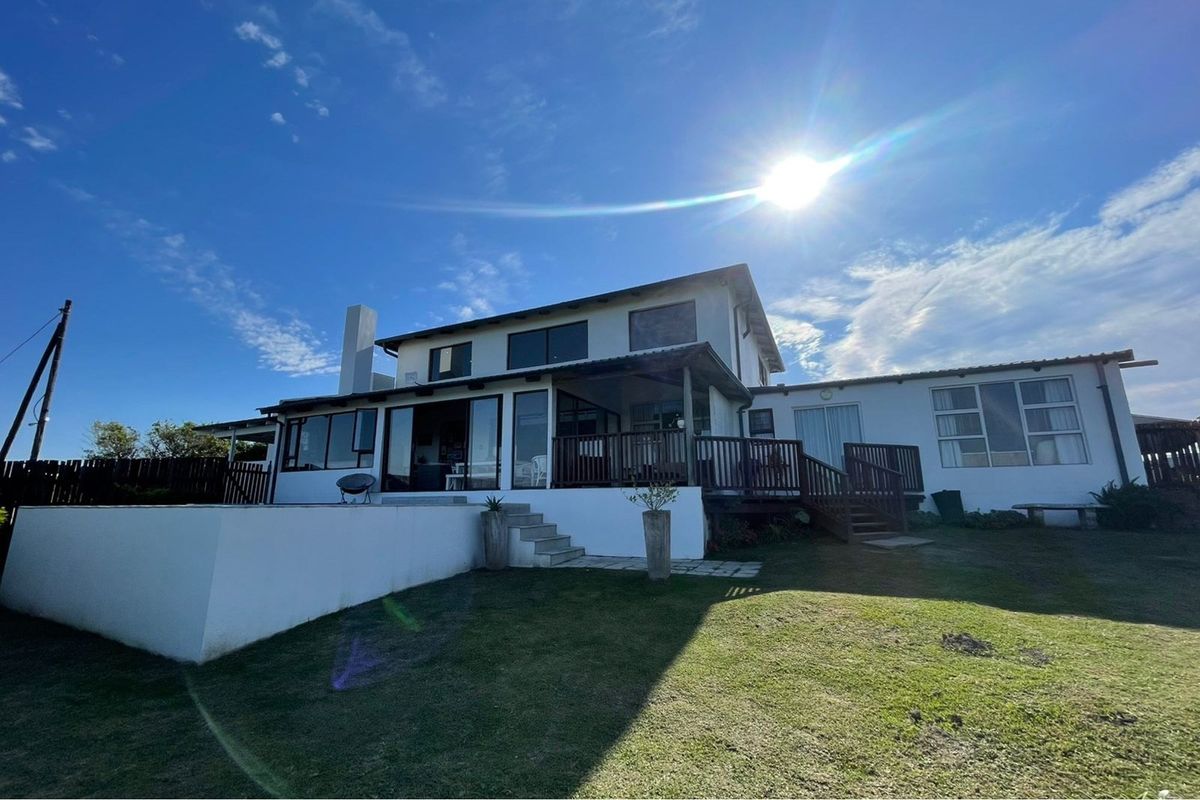 Country, coastal living in Secure Glen Eden Gated Community - Photo 3