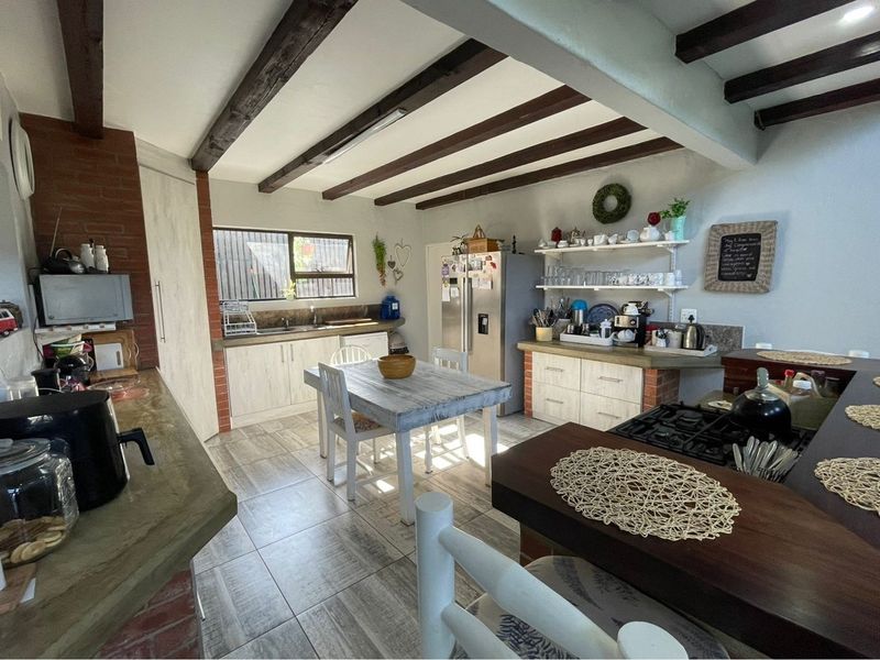 Country, coastal living in Secure Glen Eden Gated Community - Photo 8