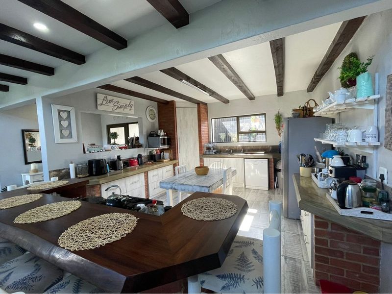 Country, coastal living in Secure Glen Eden Gated Community - Photo 7