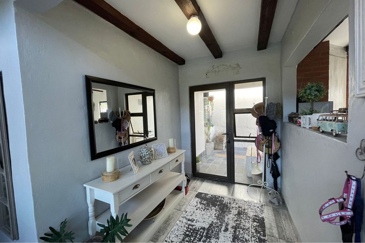 Country, coastal living in Secure Glen Eden Gated Community - Photo 5