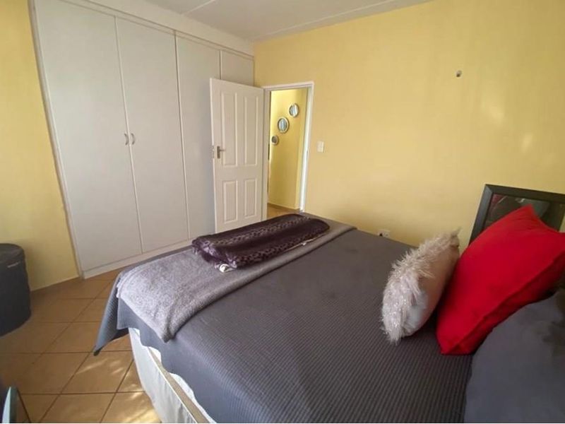 2Bed/1Bath Apartment for Sale in Akasia - Photo 7