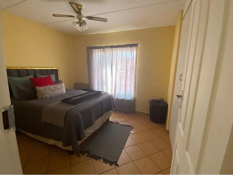 2Bed/1Bath Apartment for Sale in Akasia - Photo 5