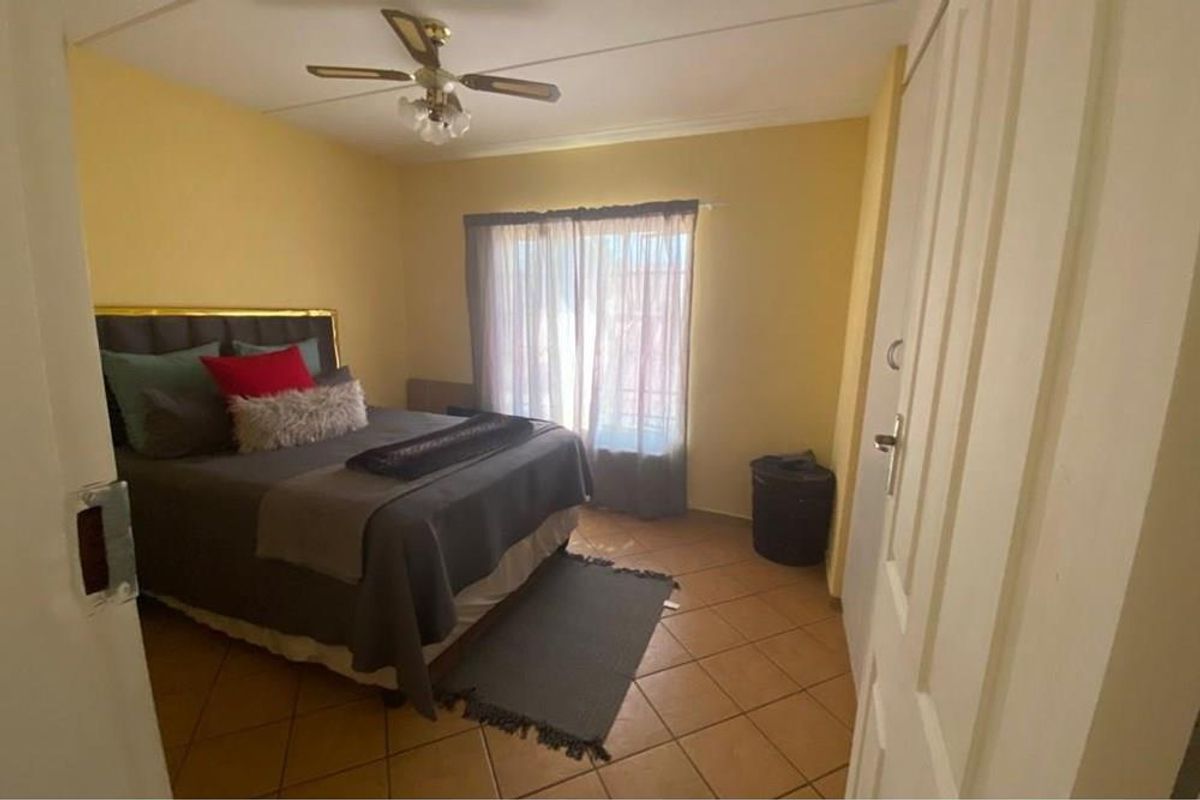 2Bed/1Bath Apartment for Sale in Akasia - Photo 5