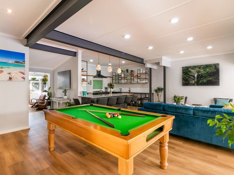 Villa for Large Group on Holiday - Photo 3