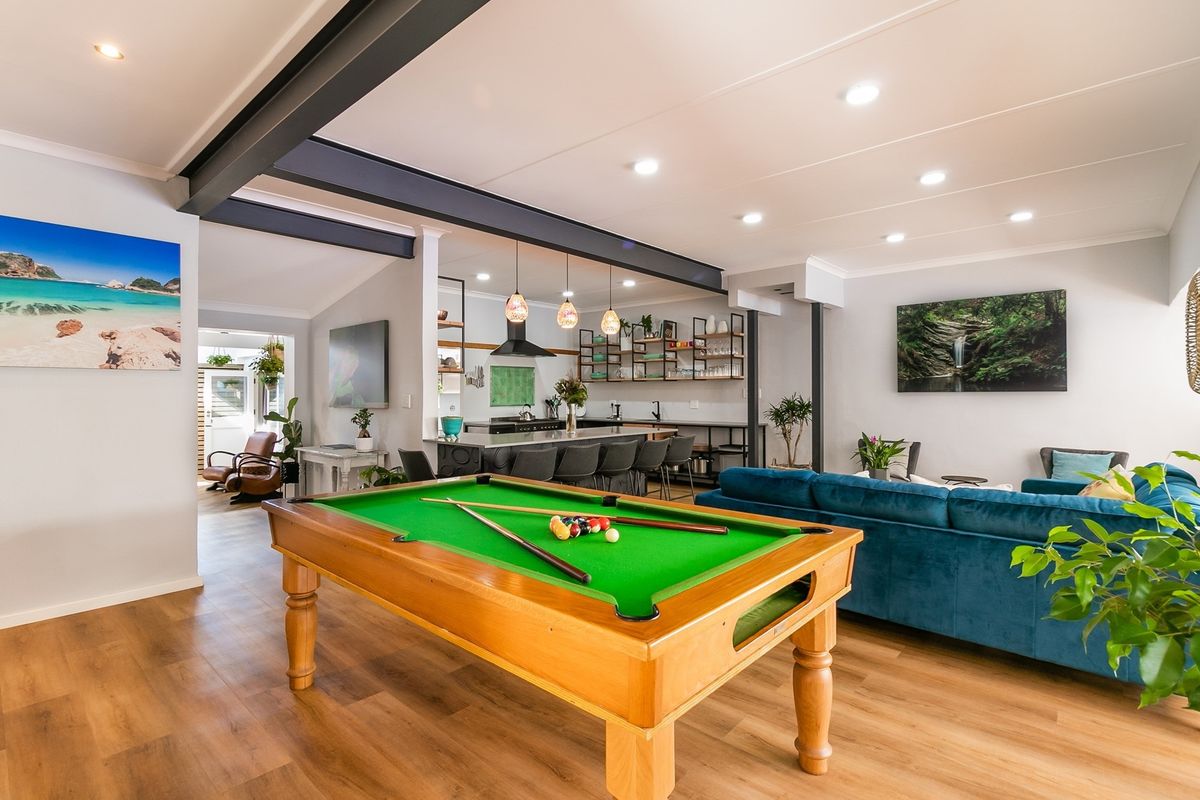 Villa for Large Group on Holiday - Photo 3