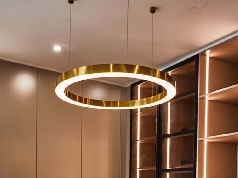 Large Unit at Owl Manor on Six Queens: A Pinnacle of Luxury Living - Photo 8