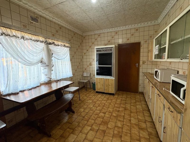 Spacious Corner-Lot Gem in Prime Volksrust Location - Endless Possibilities Await! - Photo 6