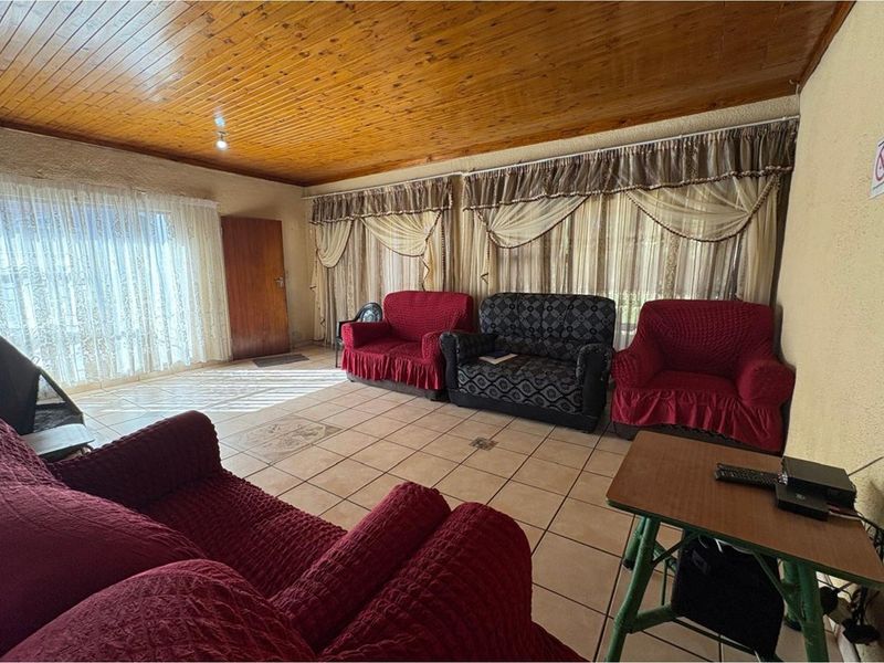 Spacious Corner-Lot Gem in Prime Volksrust Location - Endless Possibilities Await! - Photo 3
