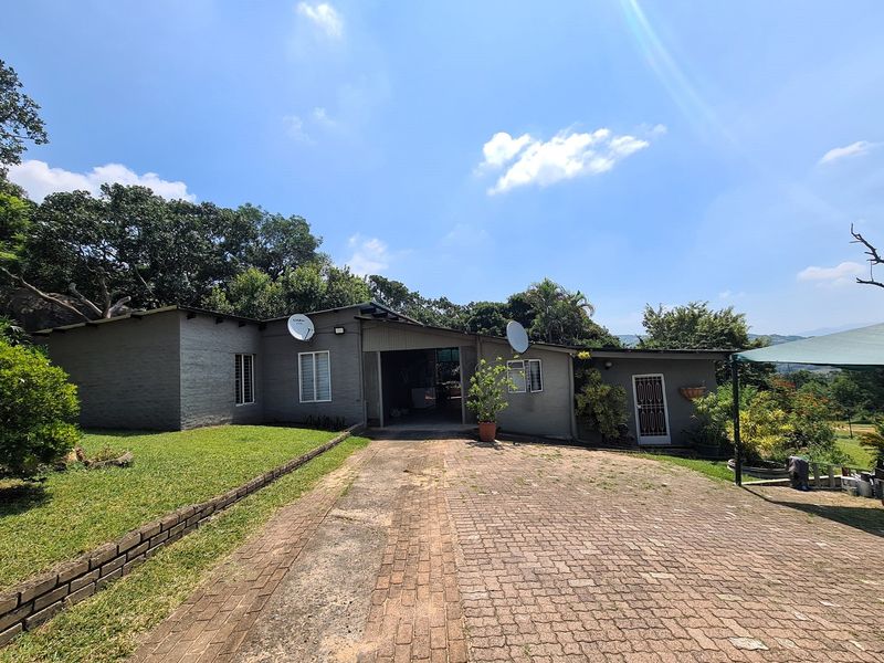 10Ha Farm in Cairn, with Rental Income of 2 Houses and a Flat - Photo 3