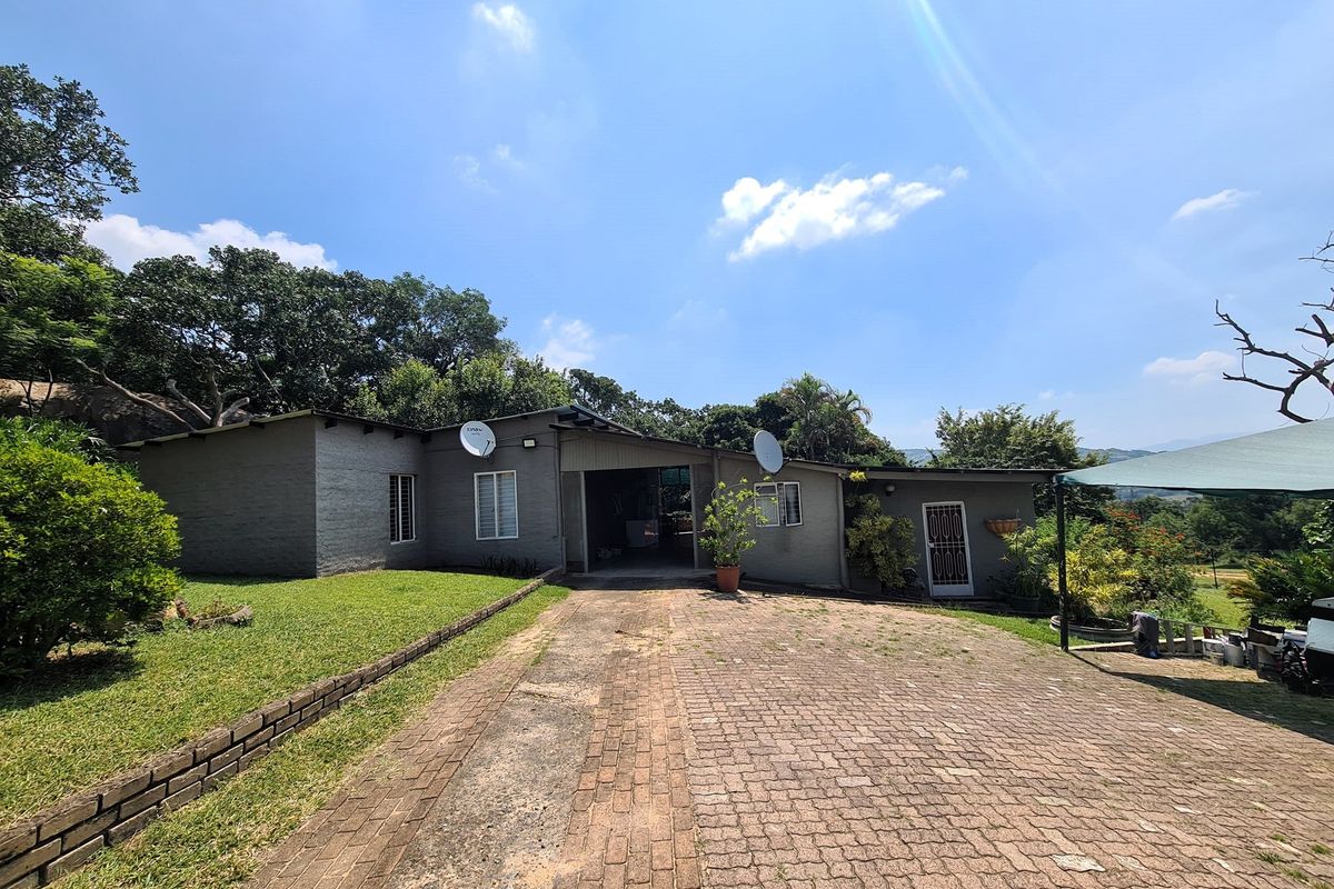 10Ha Farm in Cairn, with Rental Income of 2 Houses and a Flat - Photo 3