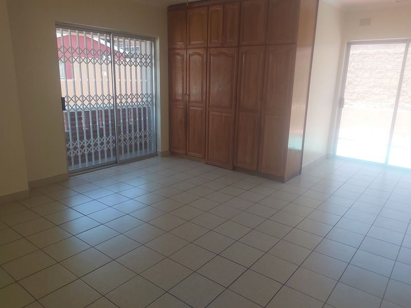 4 Bedroom Home Has A Perfect Fit - Photo 5