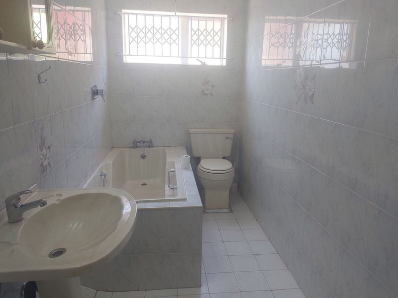 4 Bedroom Home Has A Perfect Fit - Photo 9