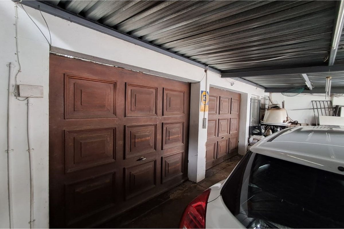 **FOR SALE: 4-BEDROOM HOUSE in Kensington, Johannesburg** - Photo 4