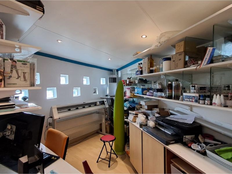 **FOR SALE: 4-BEDROOM HOUSE in Kensington, Johannesburg** - Photo 9