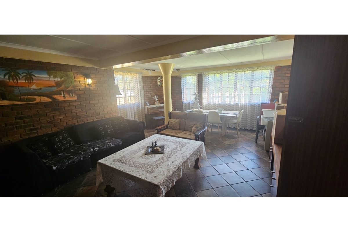 Modern 4 BED and 2 BATH Home with 2 Flats, Top Security Prime Living! - Photo 5