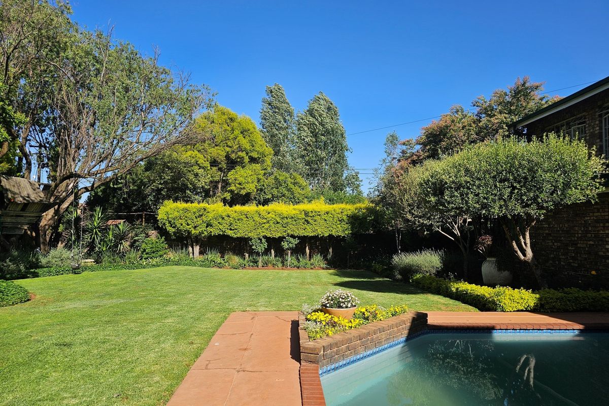 Two in one, exceptional home with many options. A place to put your heart on. - Photo 3