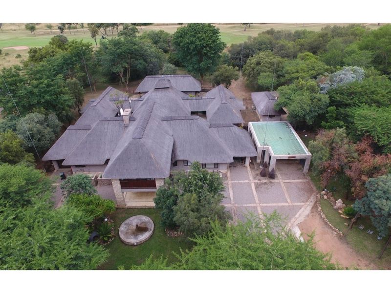 Lodge For Sale in Zebula Golf Estate, Bela Bela - Photo 2