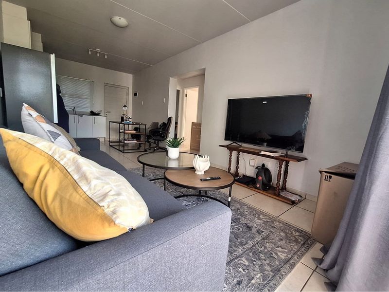 Contemporary 2-Bedroom Corner Apartment in Secure Ballito Groves - Photo 2