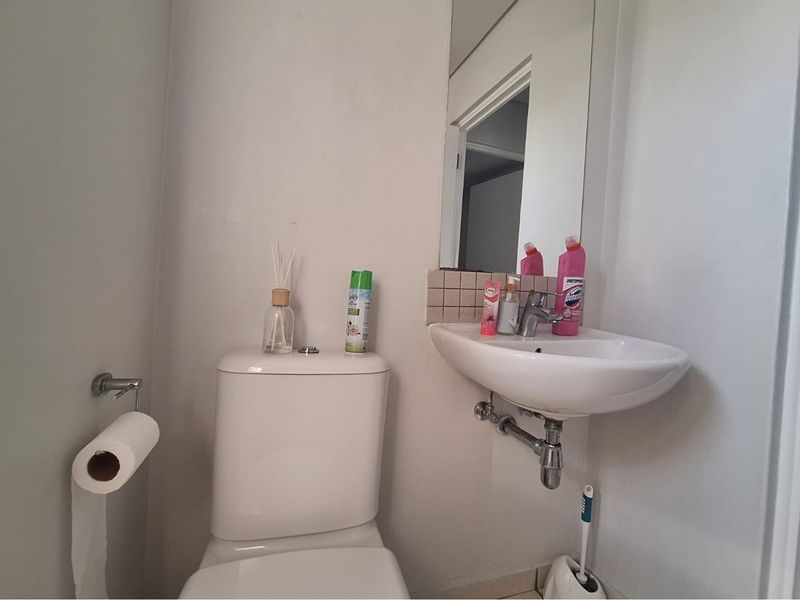 Contemporary 2-Bedroom Corner Apartment in Secure Ballito Groves - Photo 10