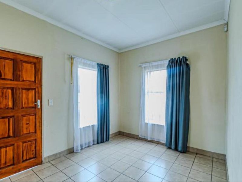 3 Bedroom Home for Sale- Olievenhoutbosch - Photo 4