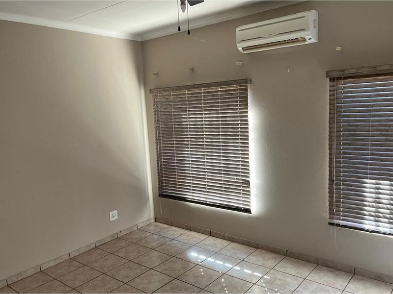 Expansive 7 Bedroom Double Story Home - Ideal for a Large Family or Guesthouse Opportunity! - Photo 9