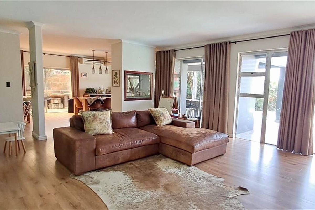 House For Sale in Umdloti Beach, Umdloti, KwaZulu Natal - Photo 2