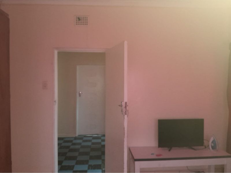 Multi-Home Property in Glencoe, KZN - A Perfect Investment Opportunity! - Photo 8