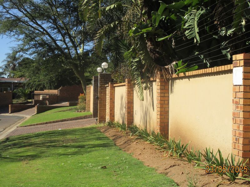 4-Bedroom in Die Heuwel - Photo 4