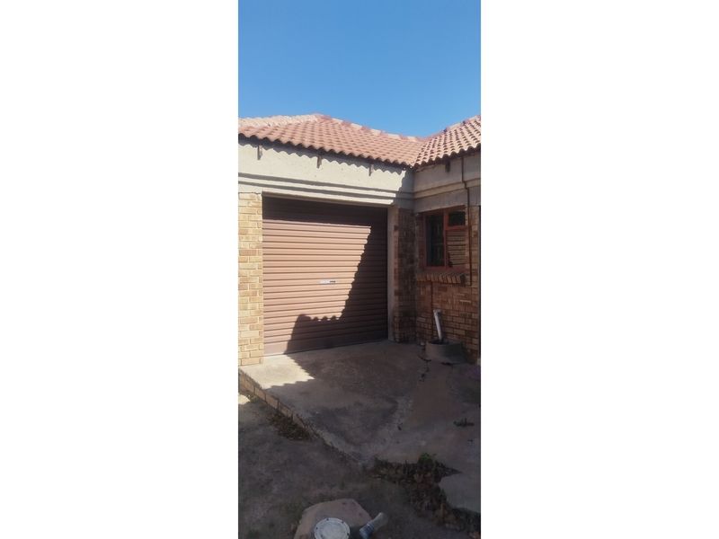 3 Bedroom House for Sale in Seshego A - Photo 2