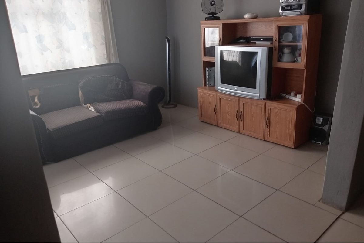 3 Bedroom House for Sale in Seshego A - Photo 4